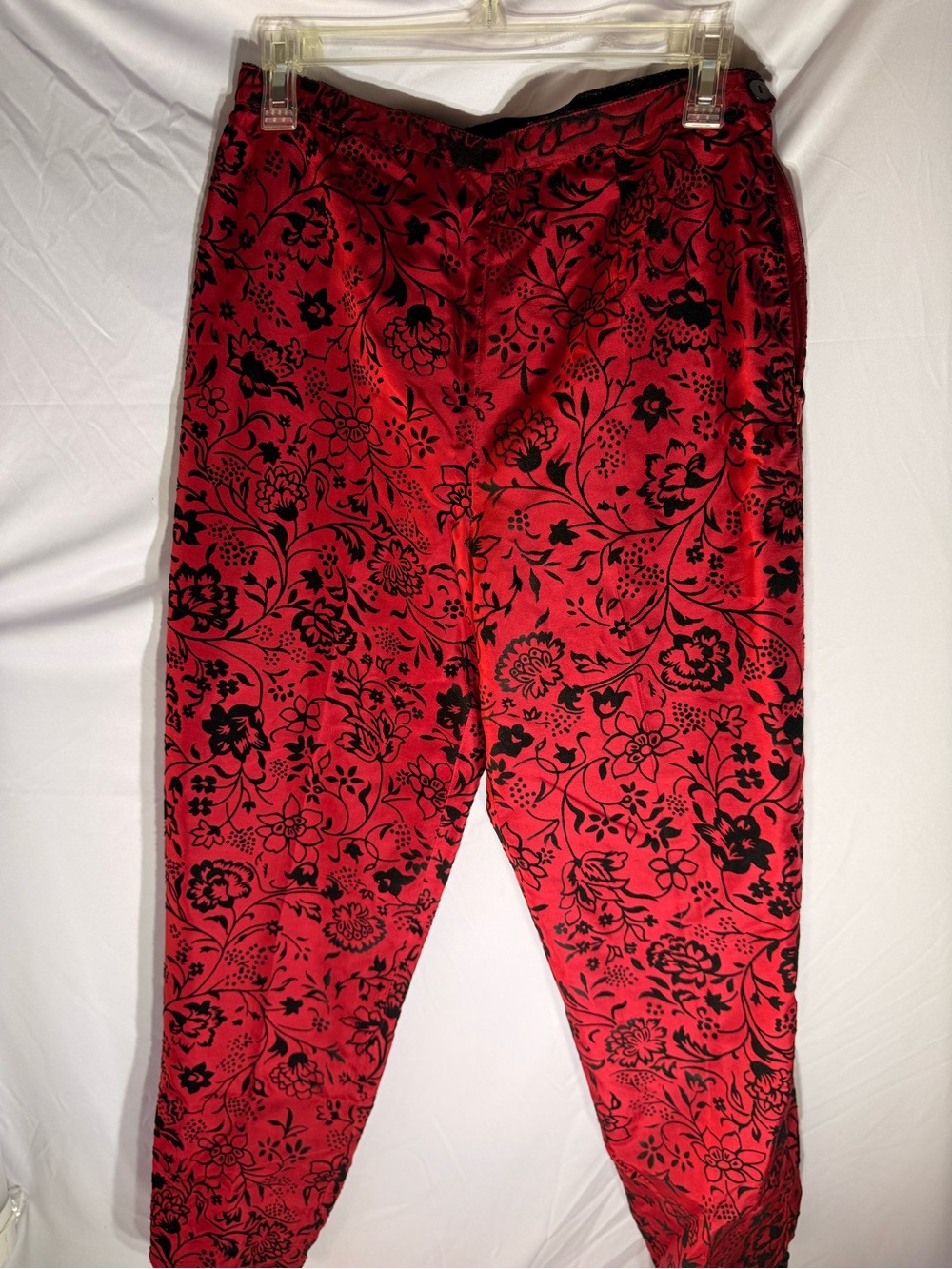 SilkLand Red Cropped Pants with Black Floral Flock Print